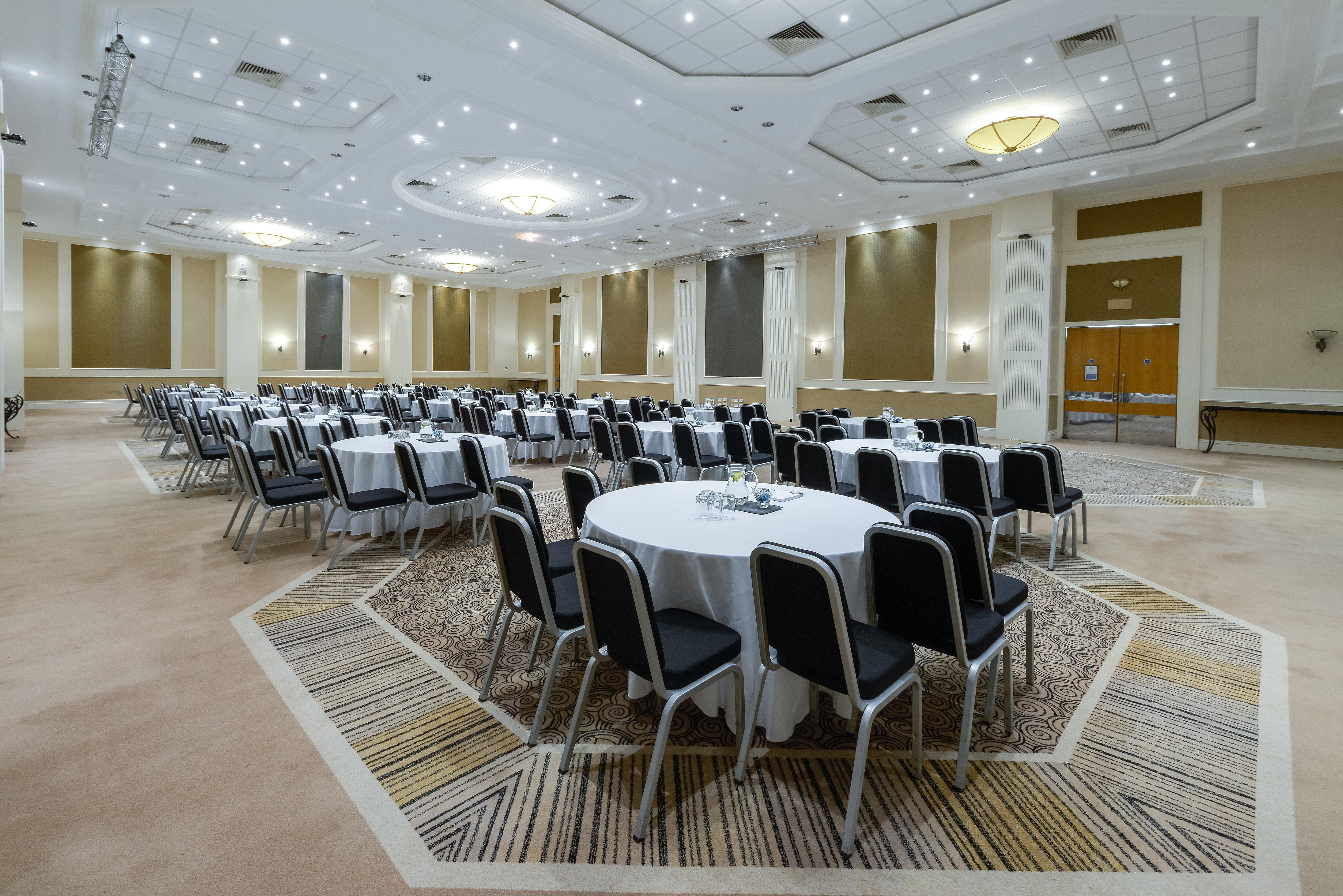 Crowne Plaza Plymouth By Ihg Hotel Exterior photo