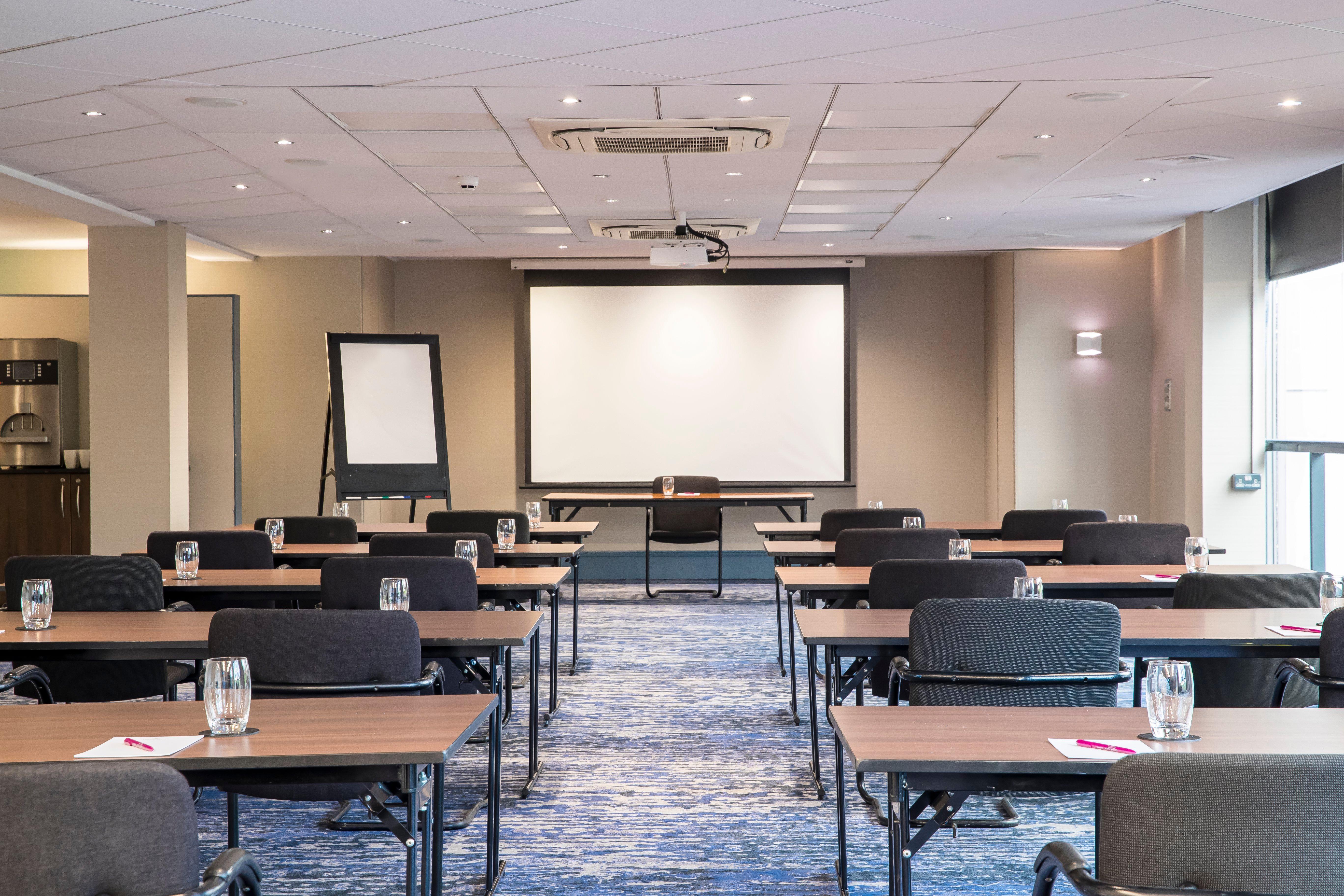 Crowne Plaza Plymouth By Ihg Hotel Exterior photo