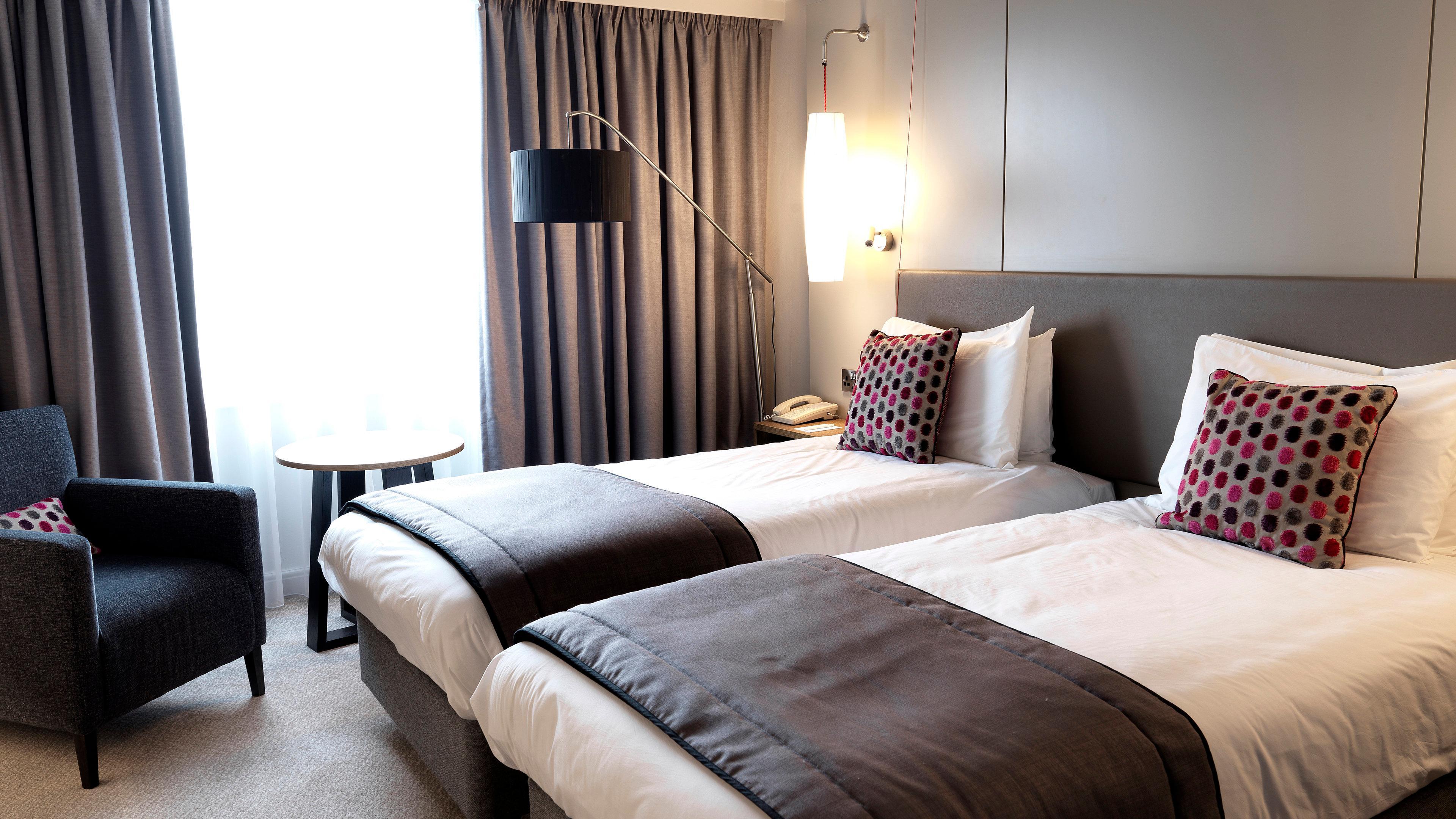 Crowne Plaza Plymouth By Ihg Hotel Exterior photo