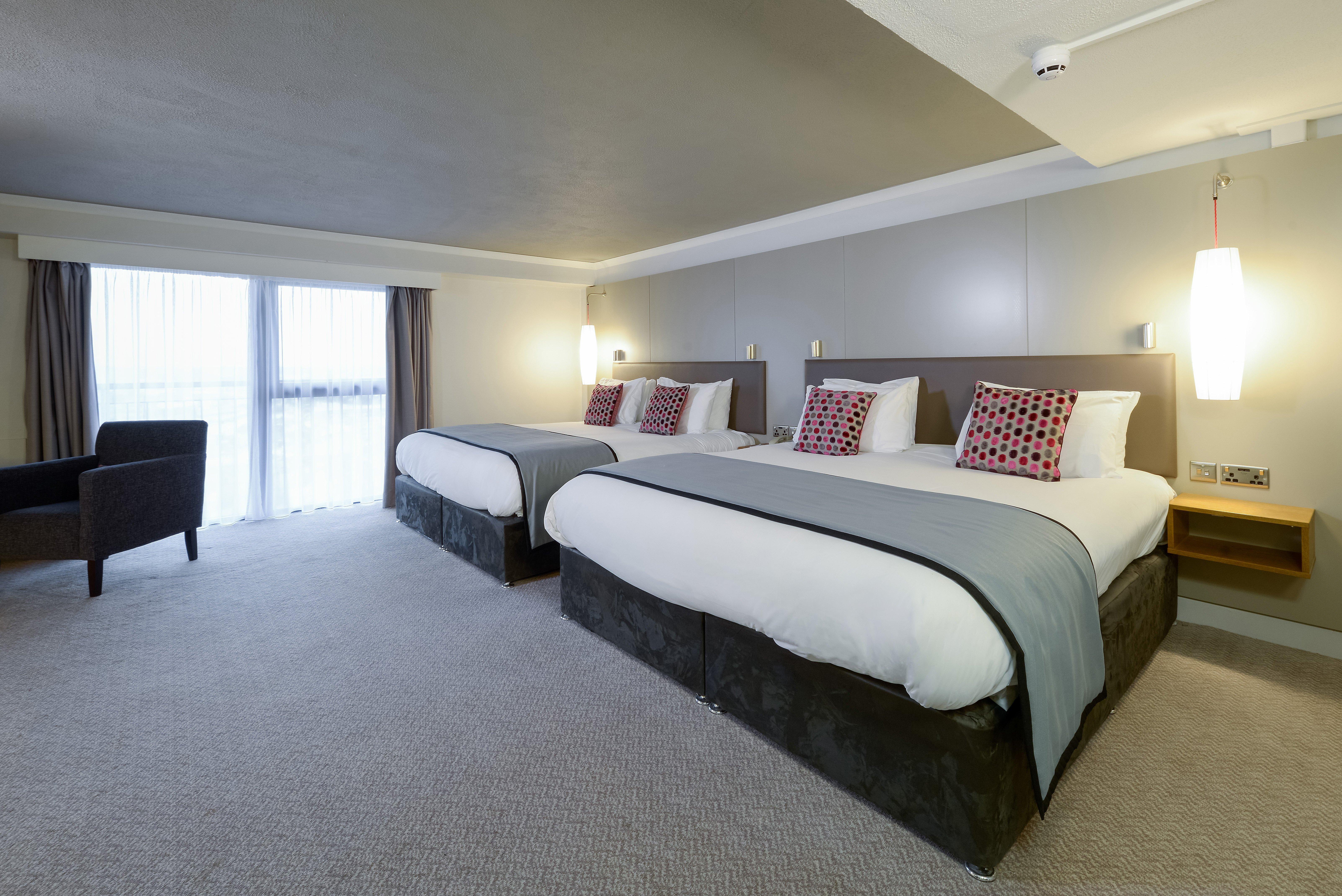 Crowne Plaza Plymouth By Ihg Hotel Exterior photo