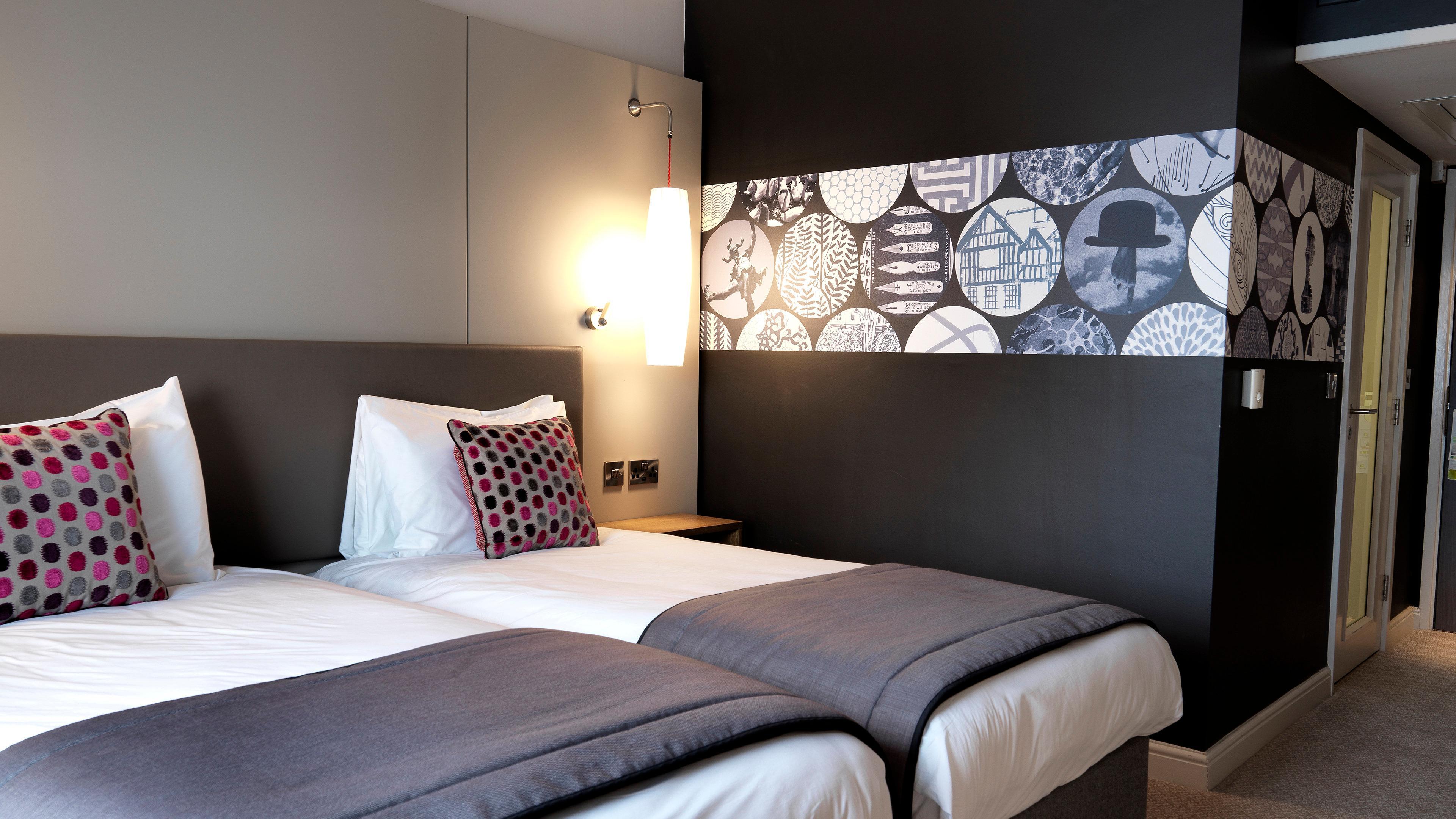 Crowne Plaza Plymouth By Ihg Hotel Exterior photo