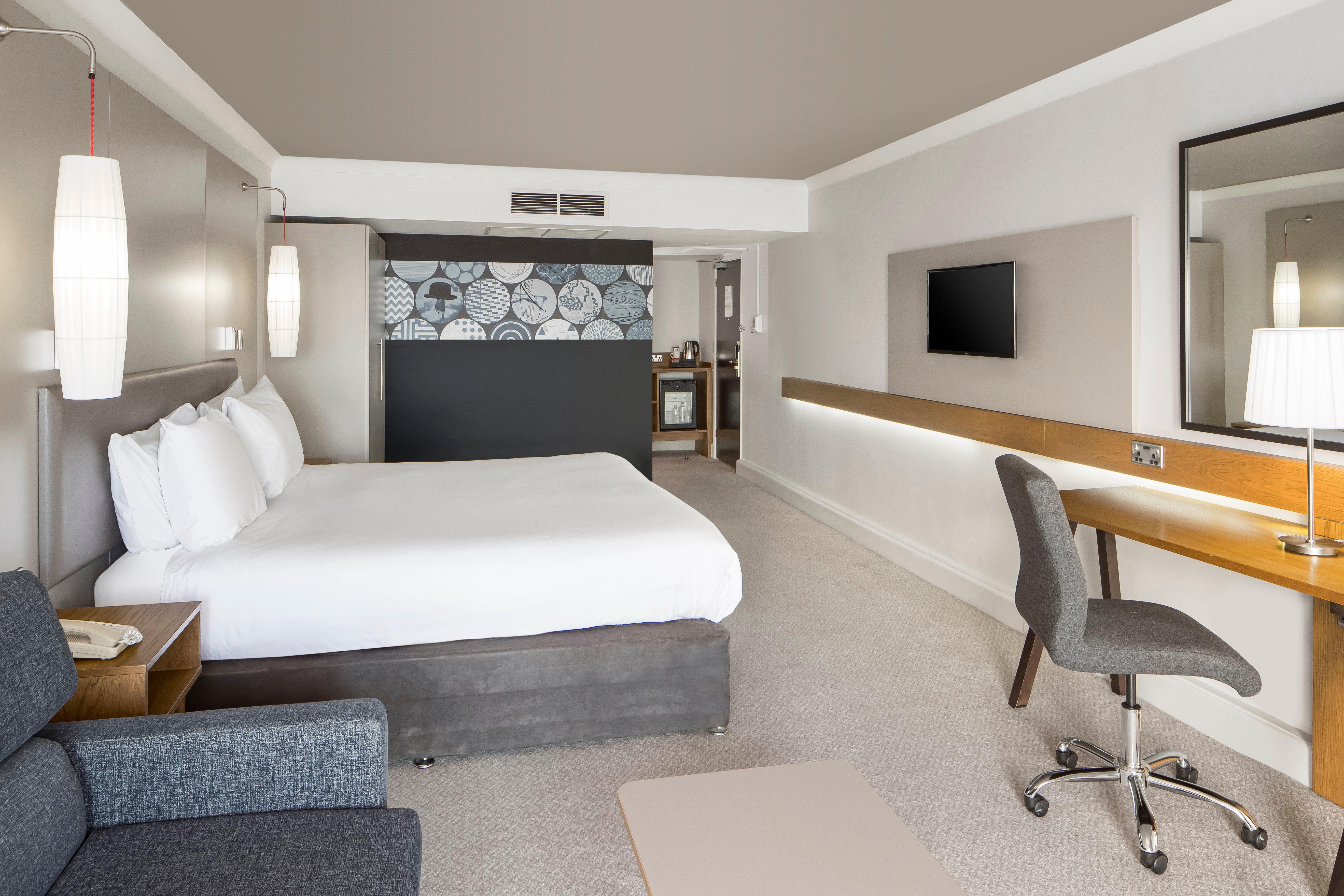 Crowne Plaza Plymouth By Ihg Hotel Exterior photo