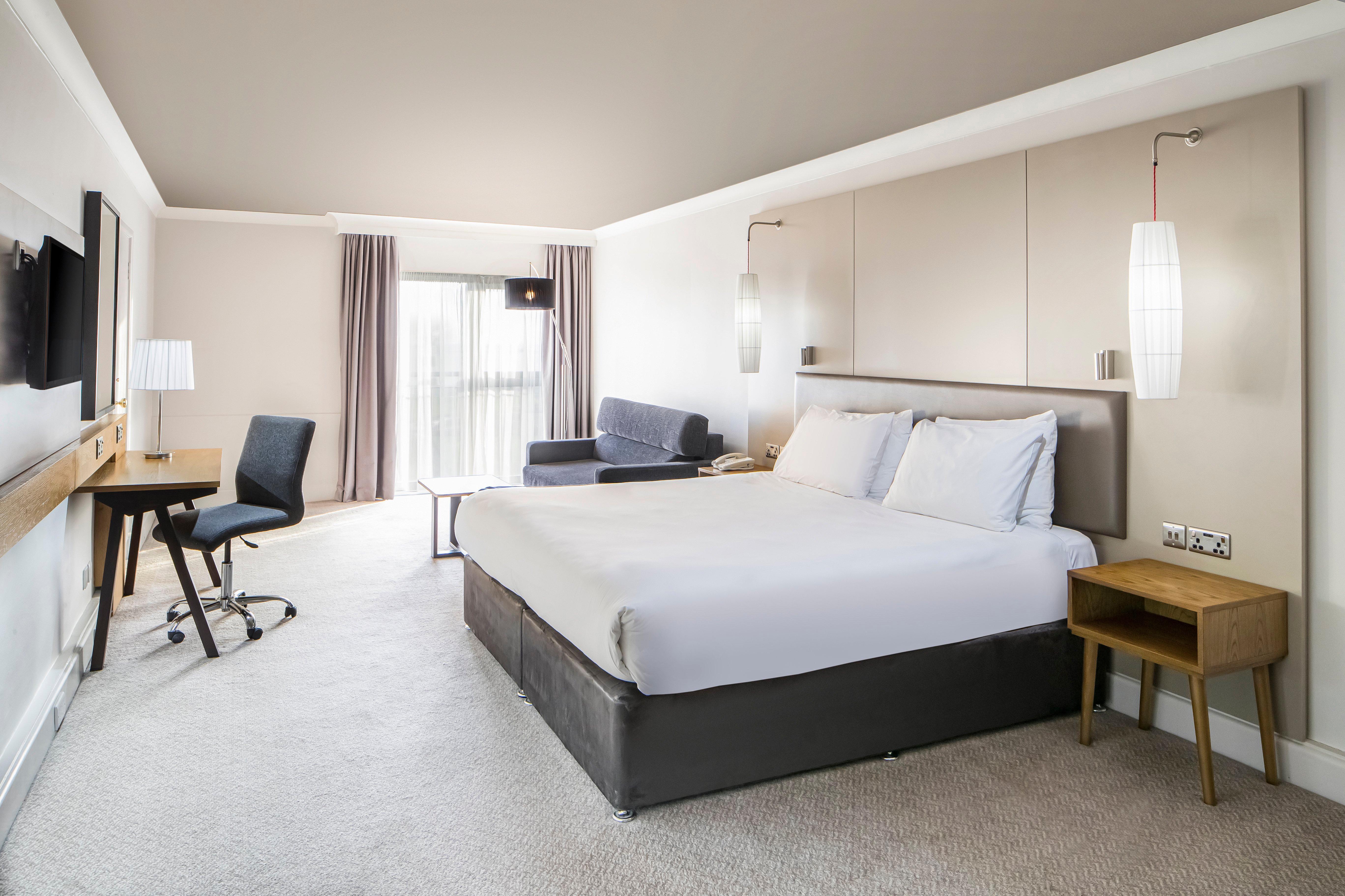 Crowne Plaza Plymouth By Ihg Hotel Exterior photo