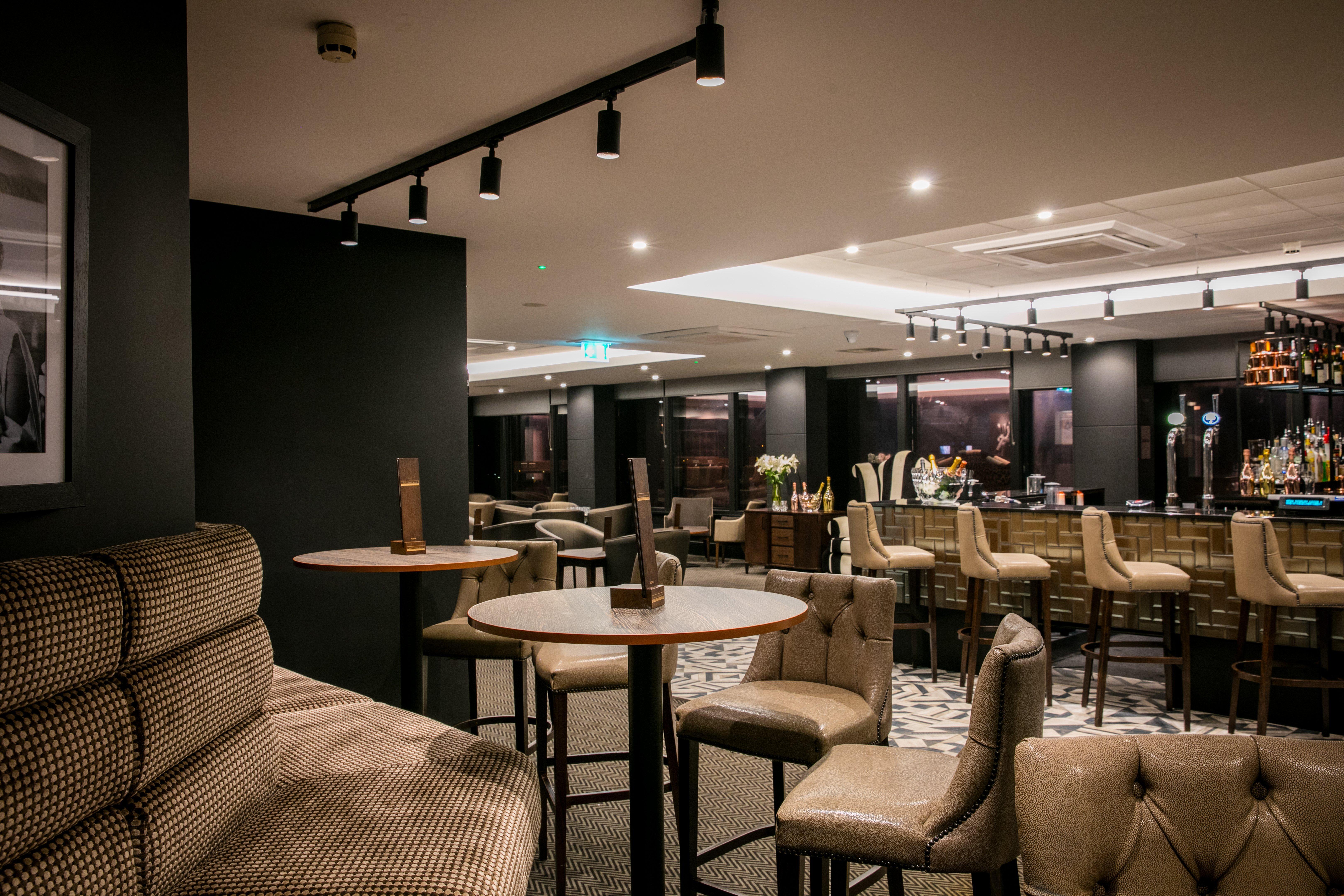 Crowne Plaza Plymouth By Ihg Hotel Exterior photo