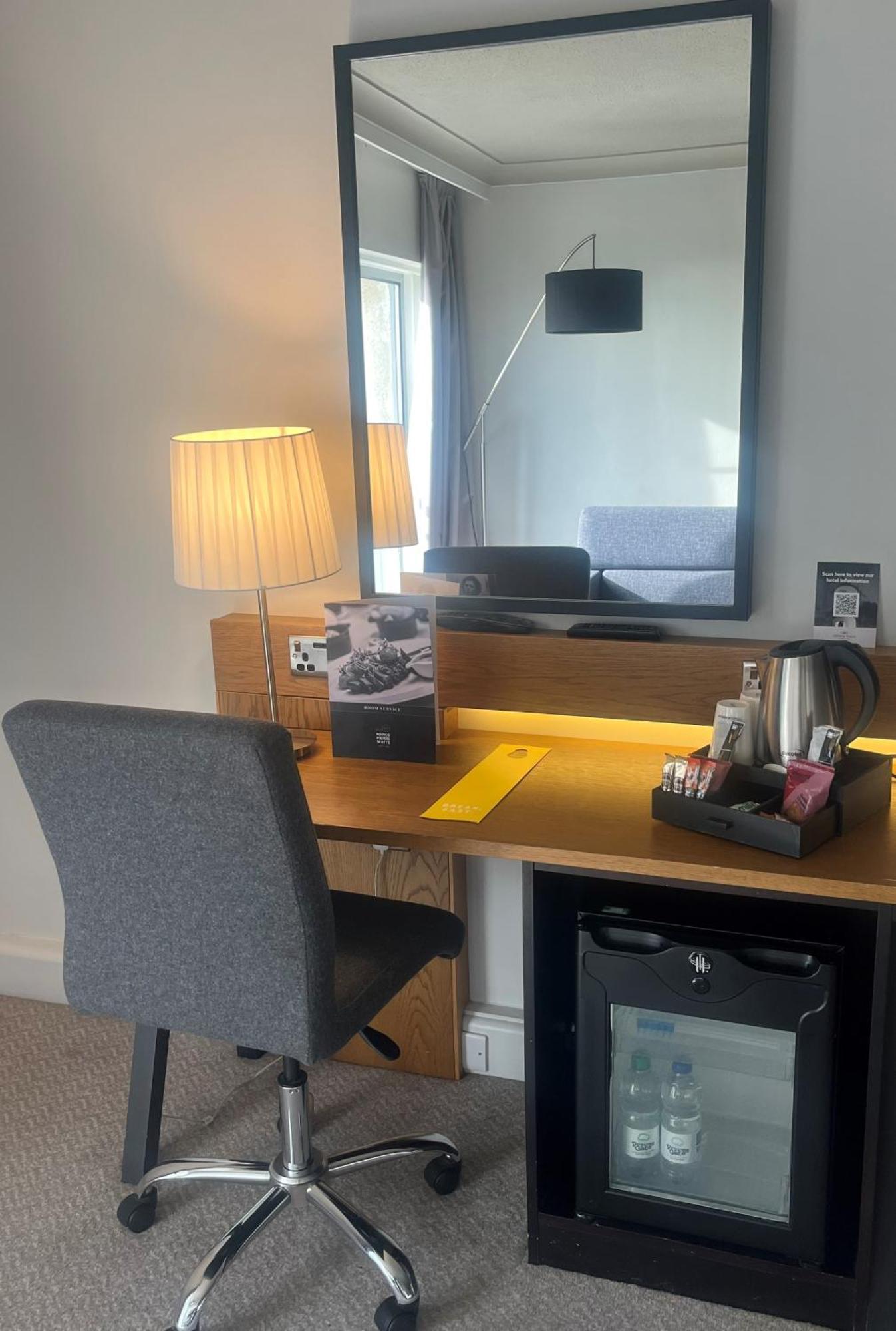 Crowne Plaza Plymouth By Ihg Hotel Exterior photo